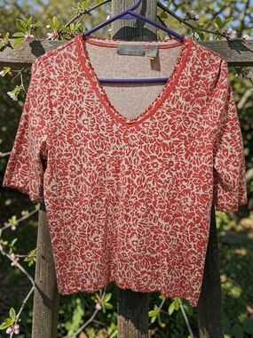 Liz Claiborne Coral Floral V-Neck Tee